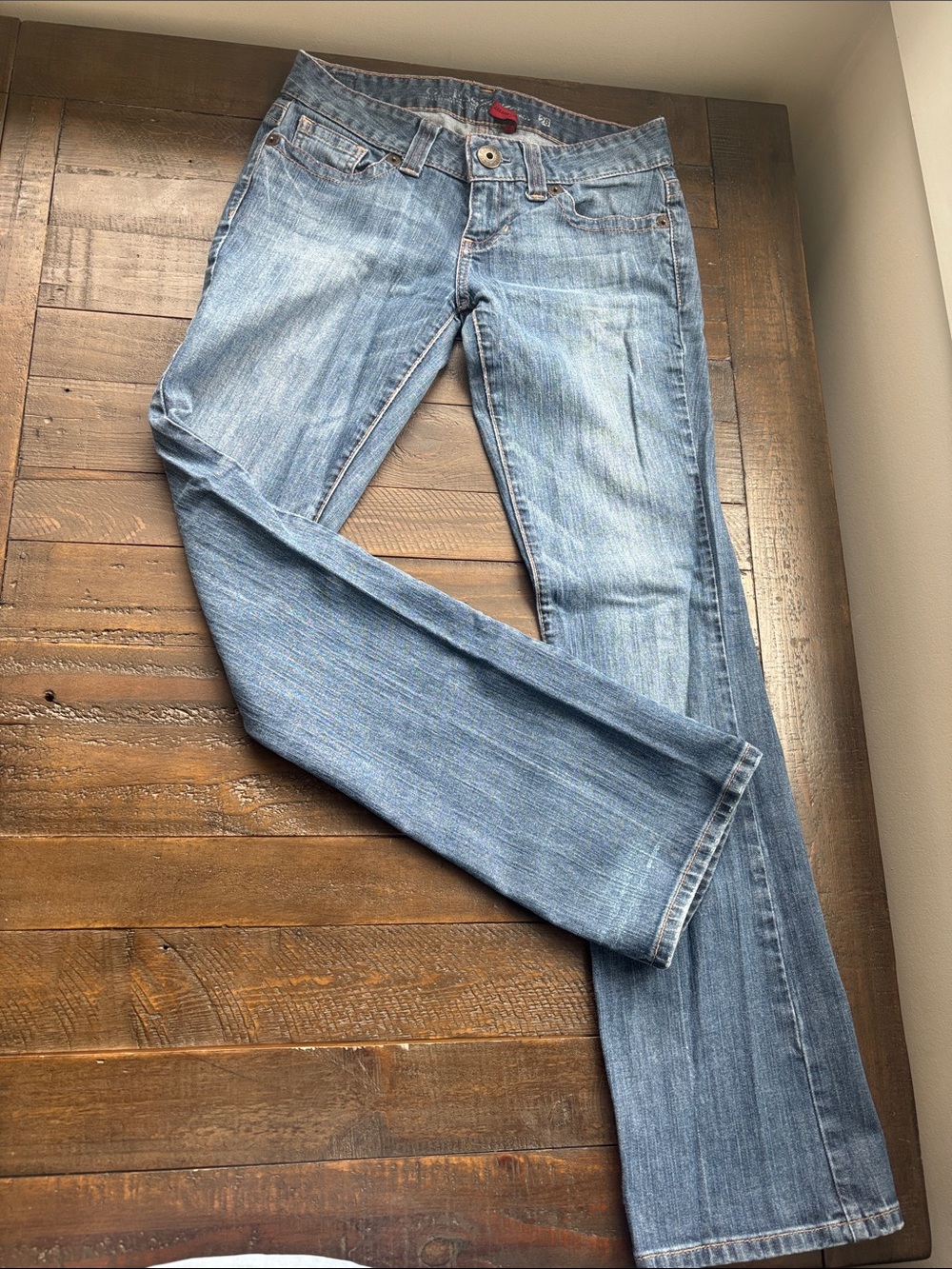 Vintage Guess jeans - low rise boot cut size 28